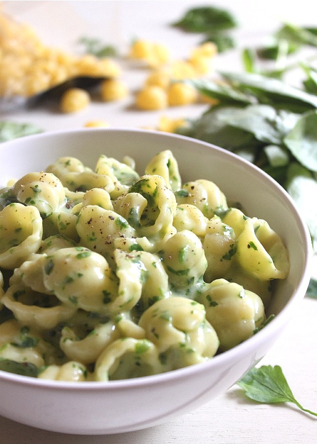 Spinach and basil pesto macaroni cheese [Amuse Your Bouche]
