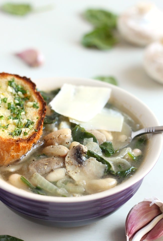 Mushroom and white bean soup with garlic crouton