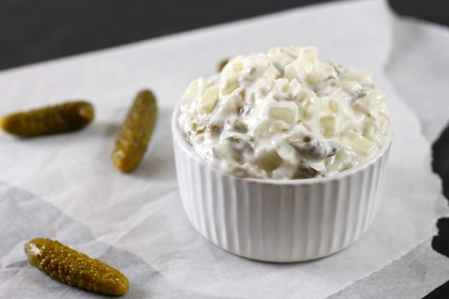 Easy homemade tartar sauce - takes just 5 minutes, and 4 ingredients! / amuse-your-bouche.com