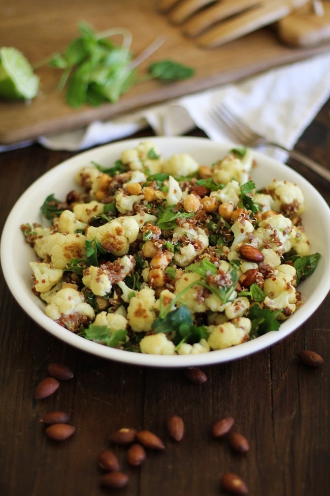 Roasted cauliflower and chickpea quinoa salad / amuse-your-bouche.com
