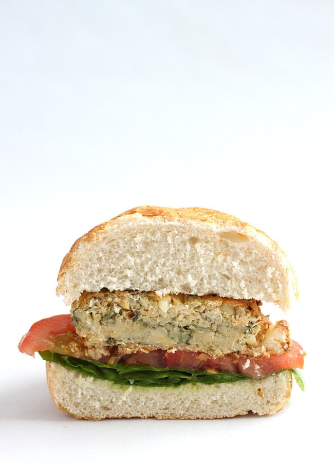 Spinach and feta chickpea burgers - really quick and easy to make, and just delicious!