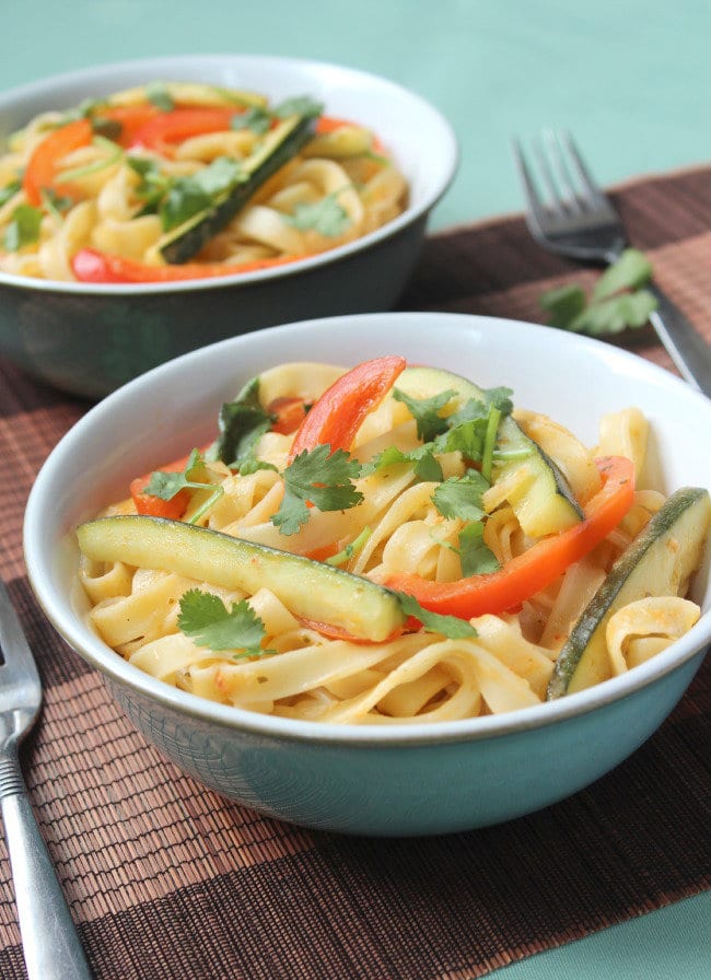 Thai curry linguine - a ridiculously tasty pasta dish in just 15 minutes!