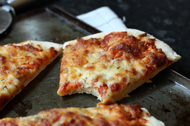 Beer pizza crust - an easy recipe for perfect thin crust pizzas!