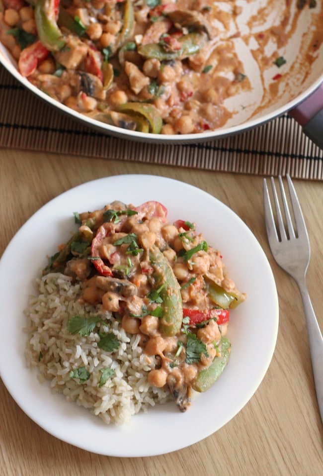 Peanut butter chickpea curry - just a couple of spoonfuls of peanut butter adds so much flavour to this easy curry recipe!