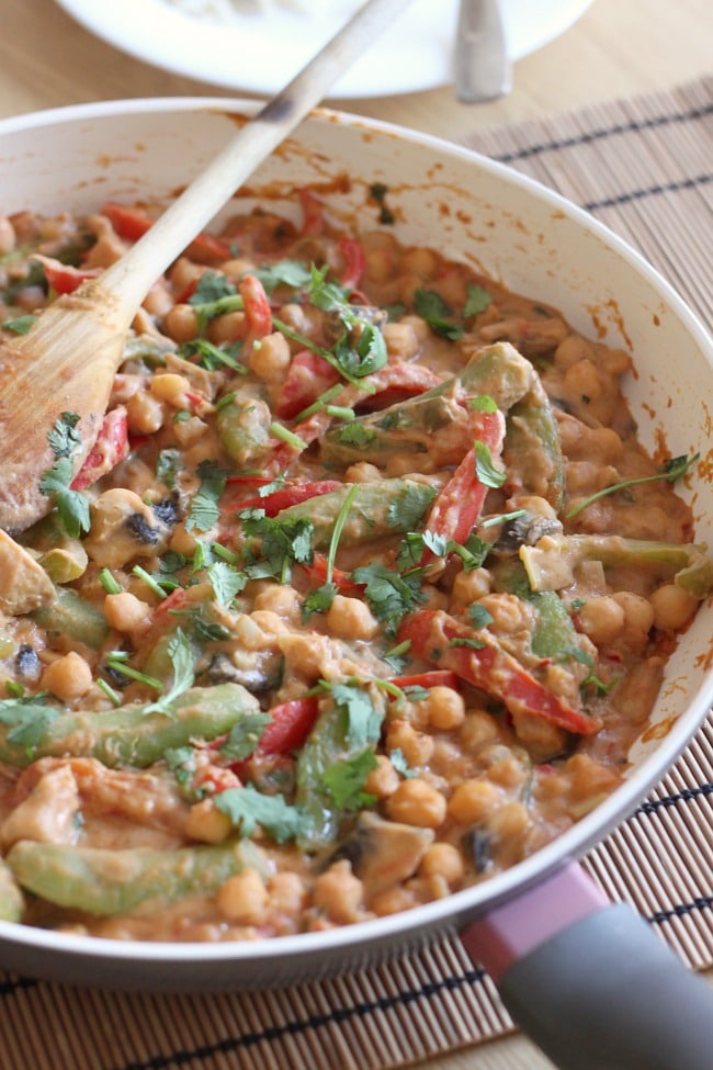 Peanut butter chickpea curry - just a couple of spoonfuls of peanut butter adds so much flavour to this easy curry recipe!
