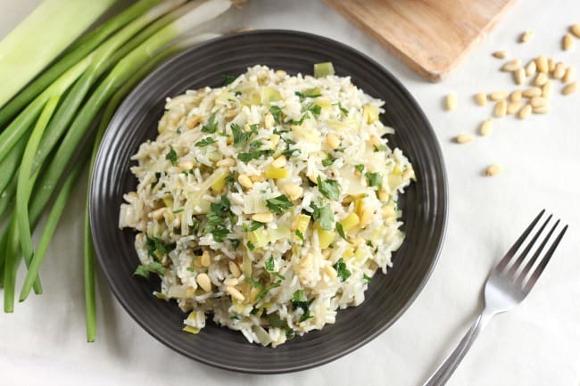 Prasorizo (Greek rice with leeks) - a really easy side dish for a Greek banquet!
