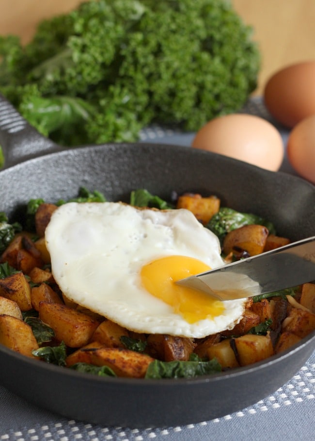 Kale and potato breakfast hash - perfect for a lazy Sunday morning :)