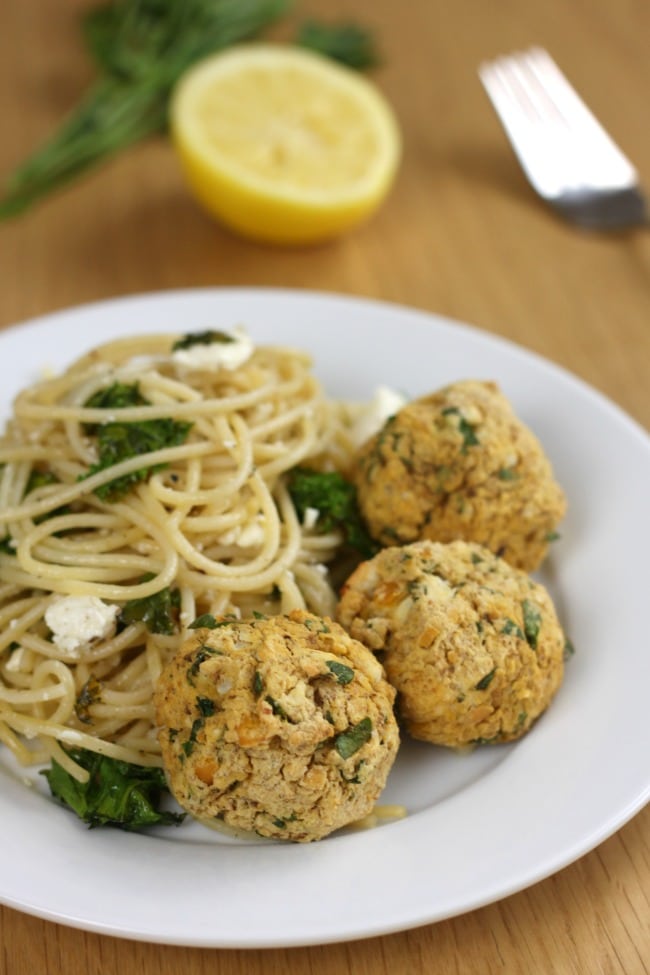 Lemon and feta chickpea meatballs (vegetarian!) - really quick and easy to make, and perfect with spaghetti!