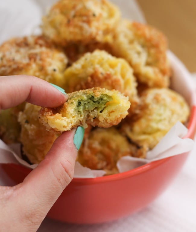 Cheesy fried tortellini - an unbelievably tasty appetiser for a special occasion!