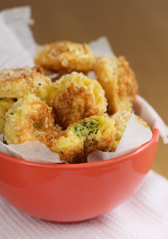 Cheesy fried tortellini - an unbelievably tasty appetiser for a special occasion!