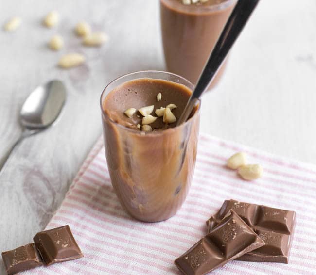 Seriously easy peanut butter chocolate pots - OMG. These are AMAZING. They're so quick and easy to make, and they're SO delicious - they seriously melt in your mouth. Great dessert for a dinner party!
