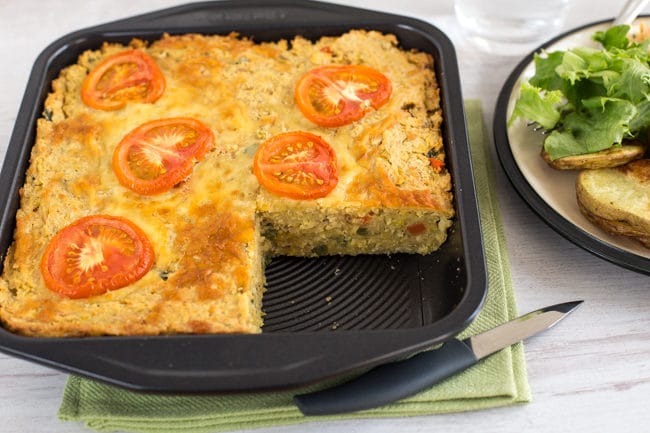 Cheesy lentil slice - an easy vegetarian dinner that doubles as a lunchbox filler for the next day! Full of protein and fibre, and still completely delicious.