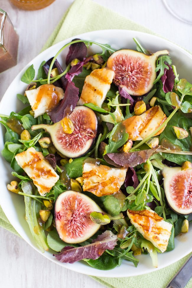 Fig and halloumi salad with balsamic fig dressing - only 4 main ingredients, plus that heavenly dressing! Such a quick and easy vegetarian salad that has tons of beautiful flavours and textures.