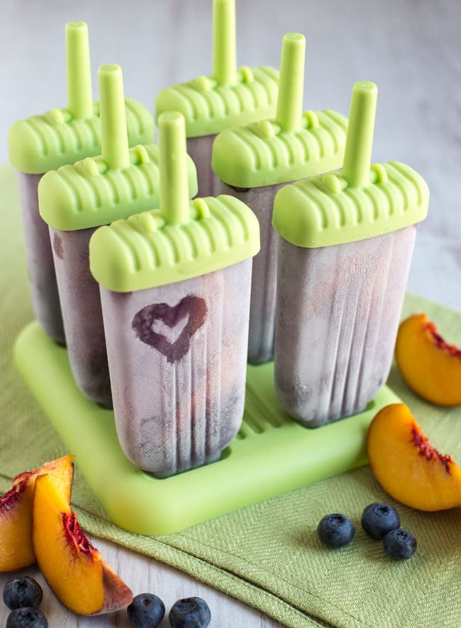 Blueberry and peach green tea ice lollies - a healthy summer treat that's incredibly easy to make!