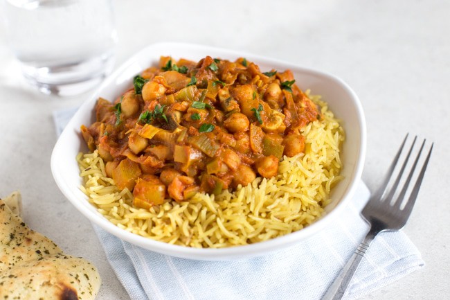 15 minute creamy chickpea curry.