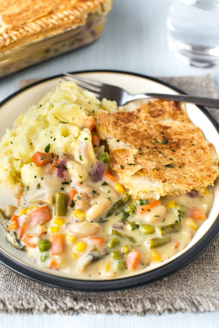 Easy Cheesy Vegetable Pie (with Puff Pastry) Easy Cheesy Vegetarian