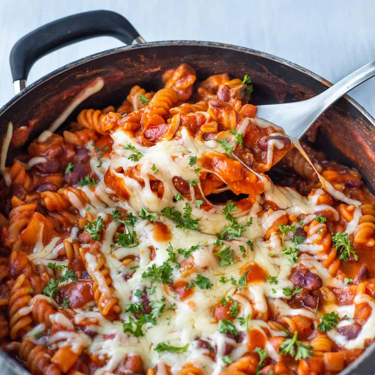 One pot vegetarian chilli mac.