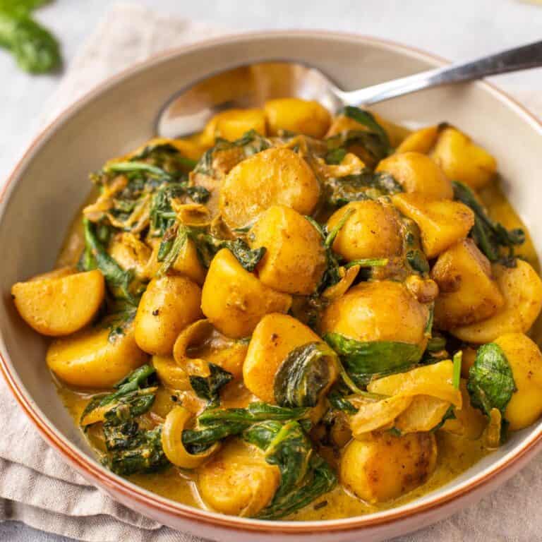 Quick Saag Aloo (Spinach and Potato Curry)