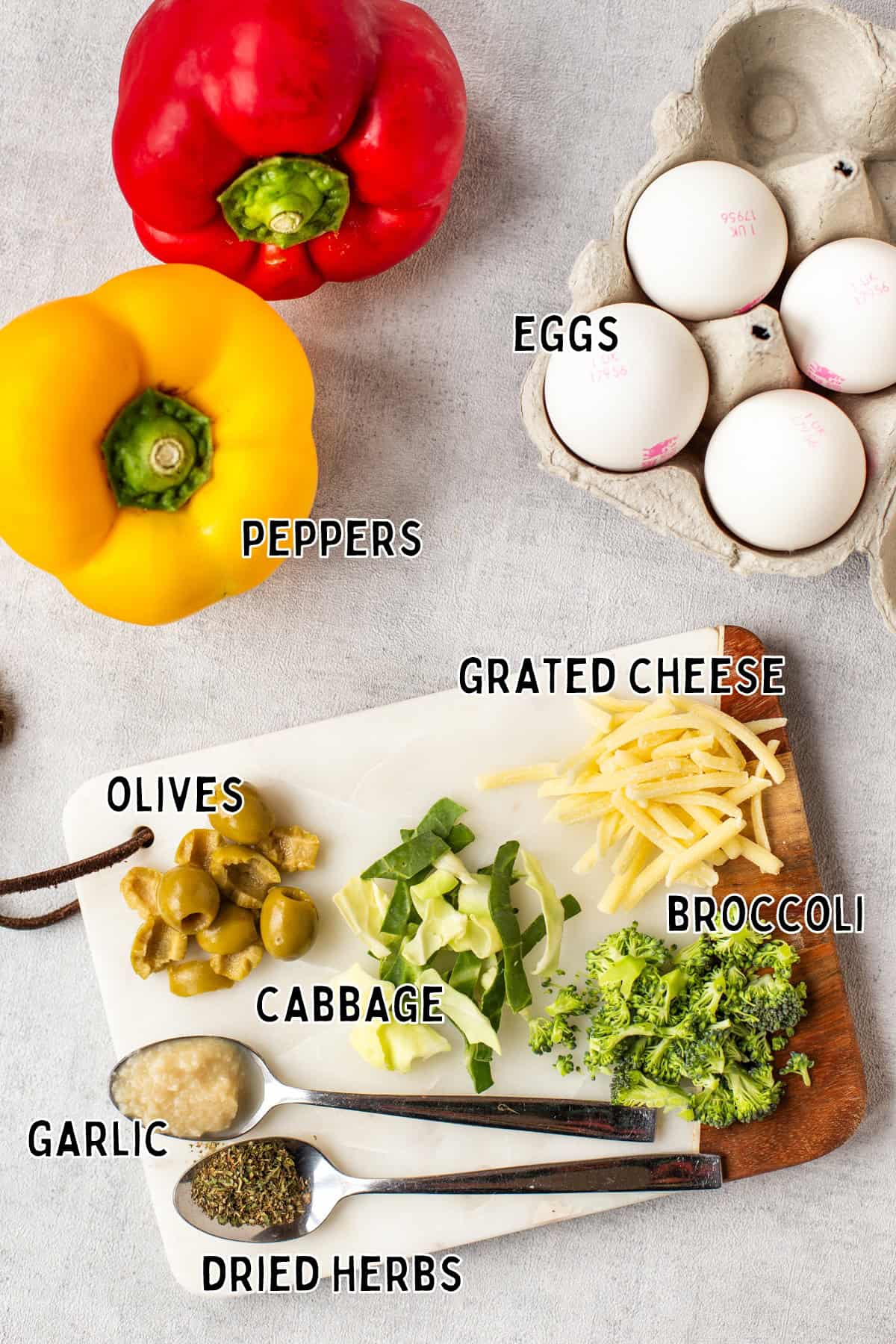 Ingredients for pepper fried eggs laid out with text overlay.