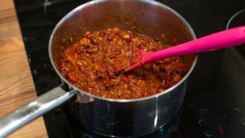 Easy vegetarian chilli in a saucepan.